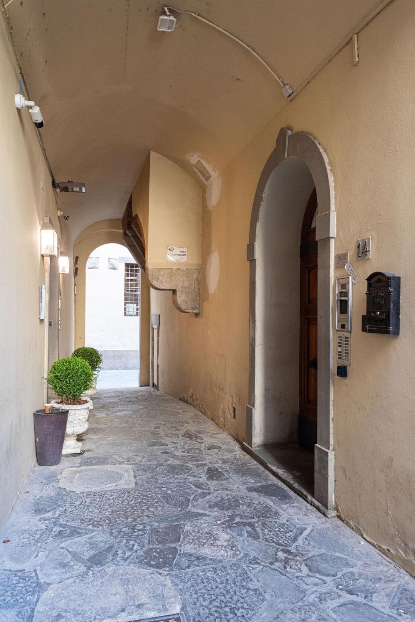 Signoria Apartment With Patio Florence Exterior photo